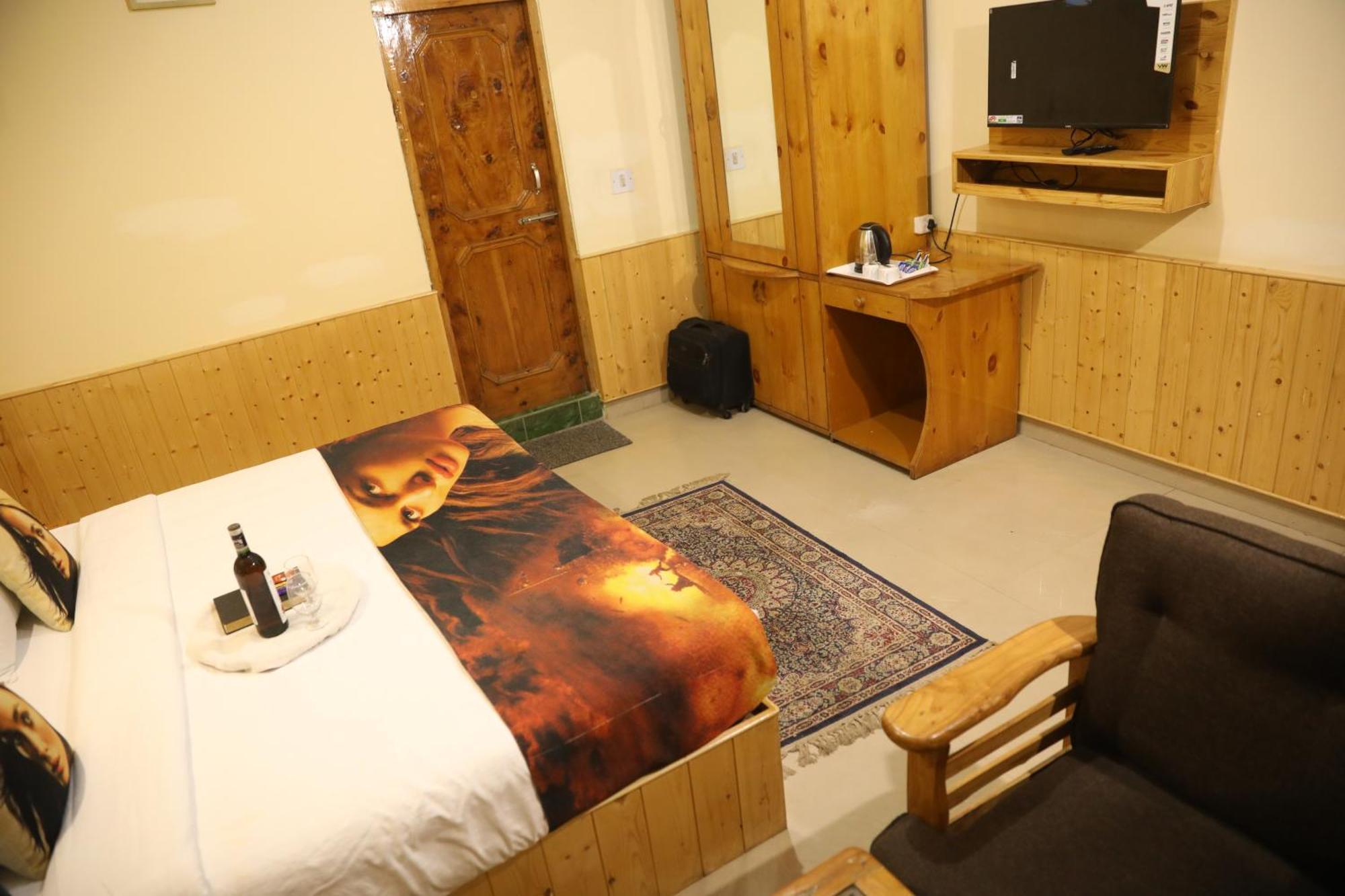 Hotel Purnima Riverside カソル エクステリア 写真